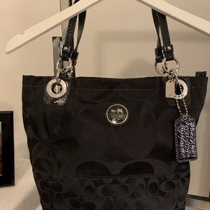 COACH SHOULDER BAG Black Jacquard with silver accents